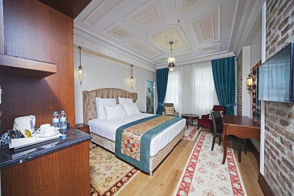 Azade Suites Istanbul Exterior photo