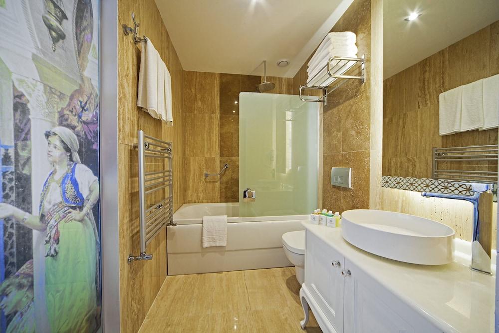 Azade Suites Istanbul Exterior photo