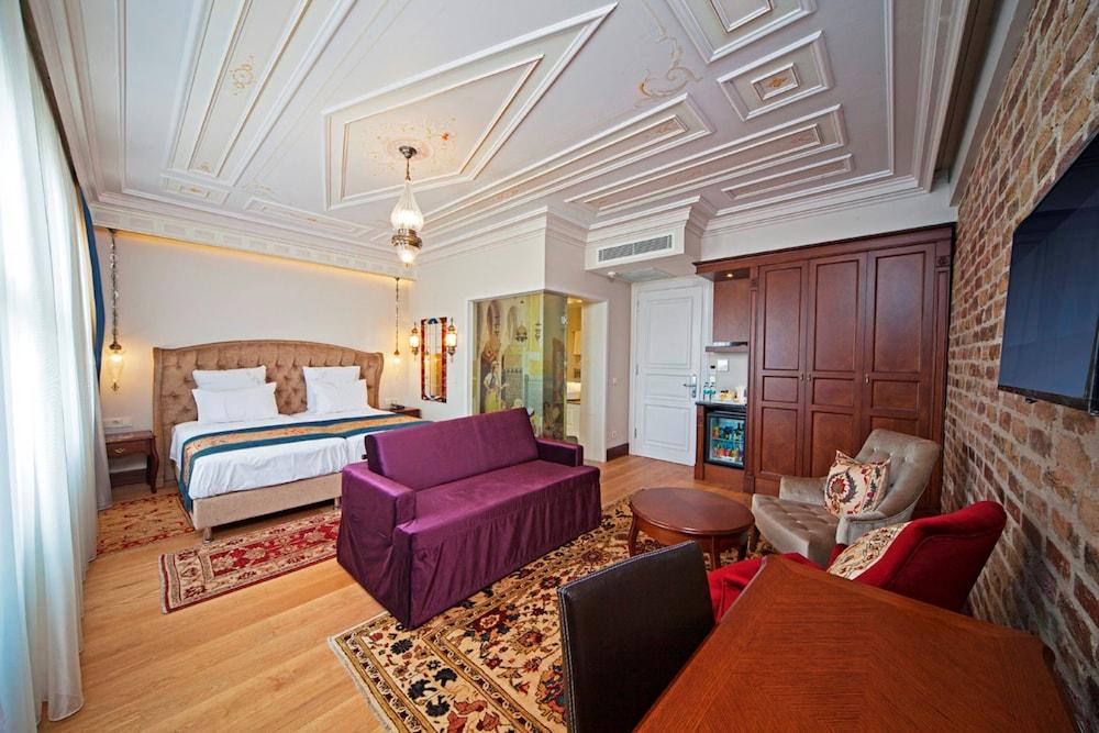 Azade Suites Istanbul Exterior photo