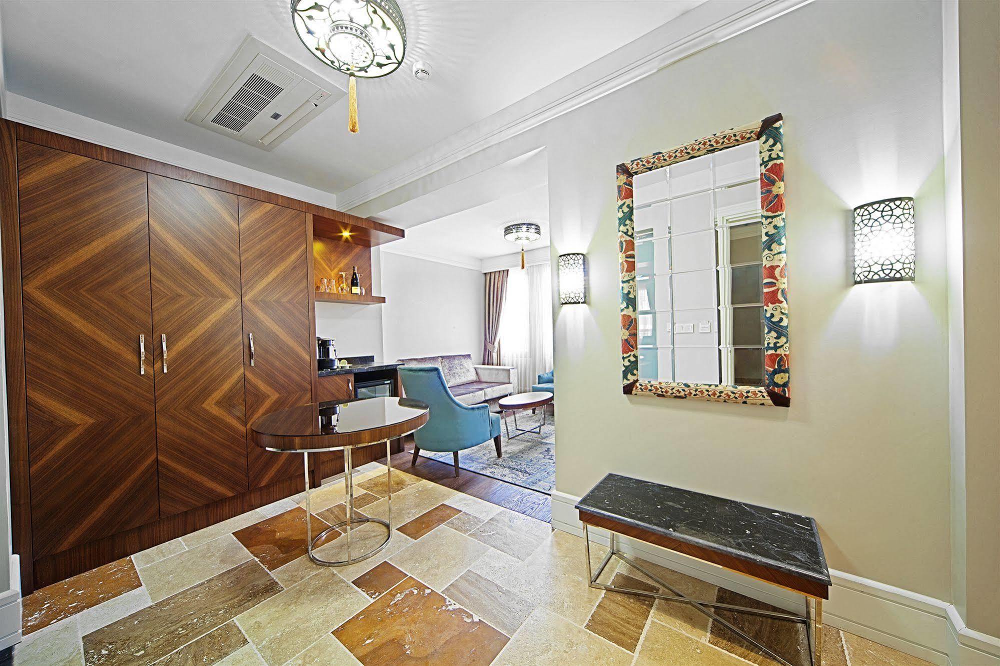 Azade Suites Istanbul Exterior photo